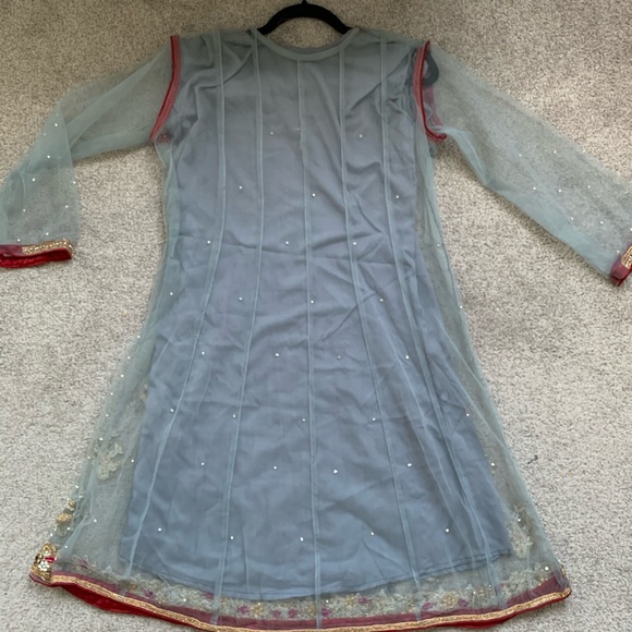 Embellished 3-piece Pakistani/Indian suit - Picture 5 of 5